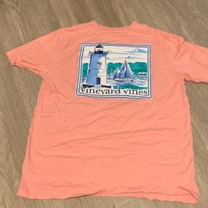 Medium peach vineyard vines tshirt.